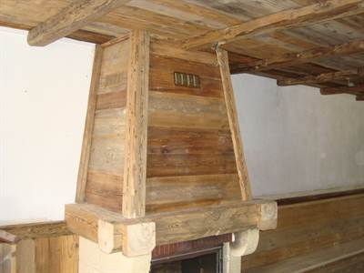 Habillage cheminée bois