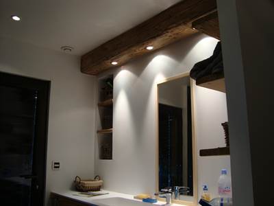 Salle de bain vieux bois